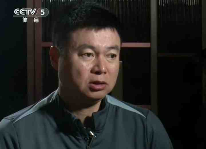 于根伟:球迷有时调侃会我给自己续约,我真没那权利